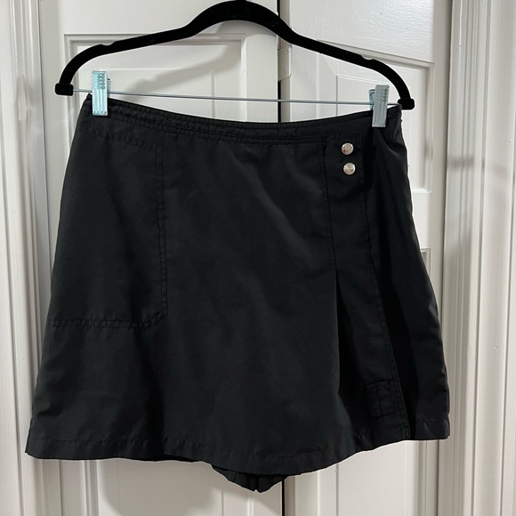 Izod Pants - Izod Black Skort with Silver Button Accents
